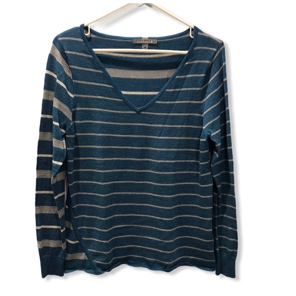 Smartwool Sweaters - EUC Smartwool V-Neck Striped Wool Blue Sweater
